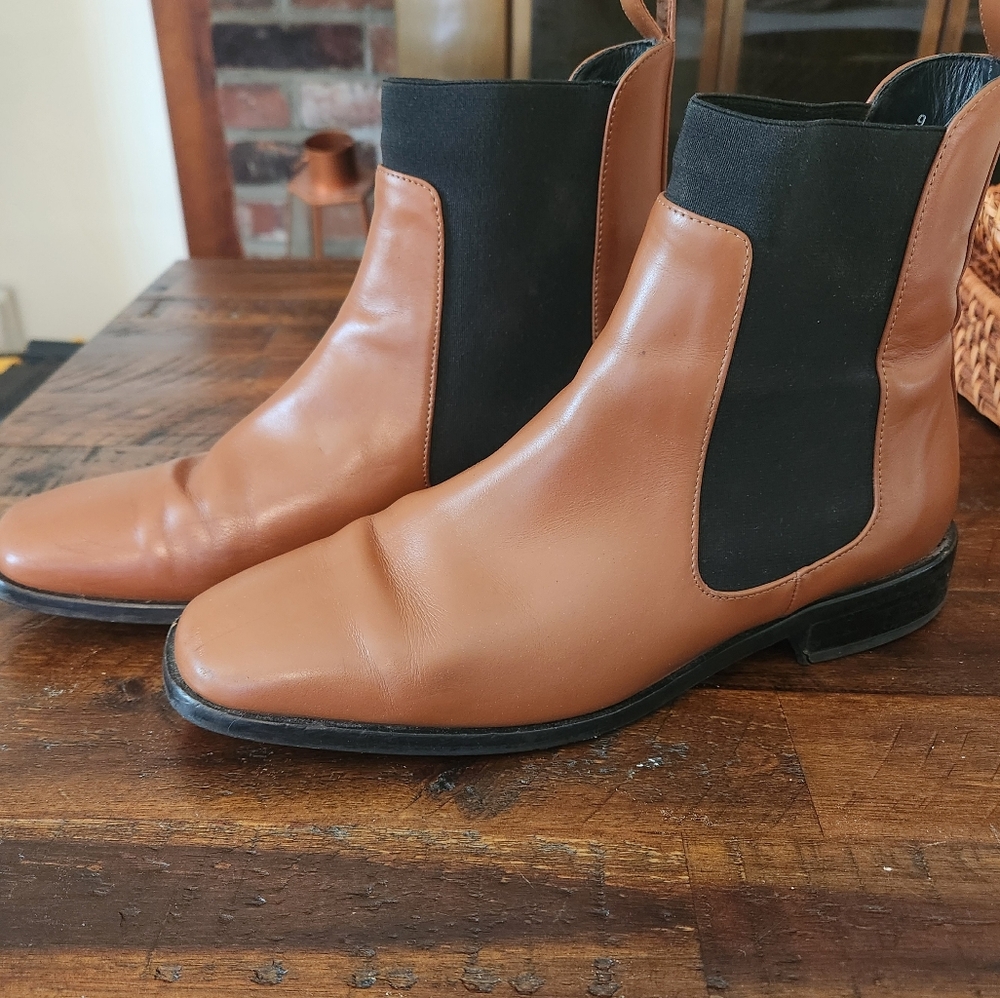 Everlane Chelsea Boots